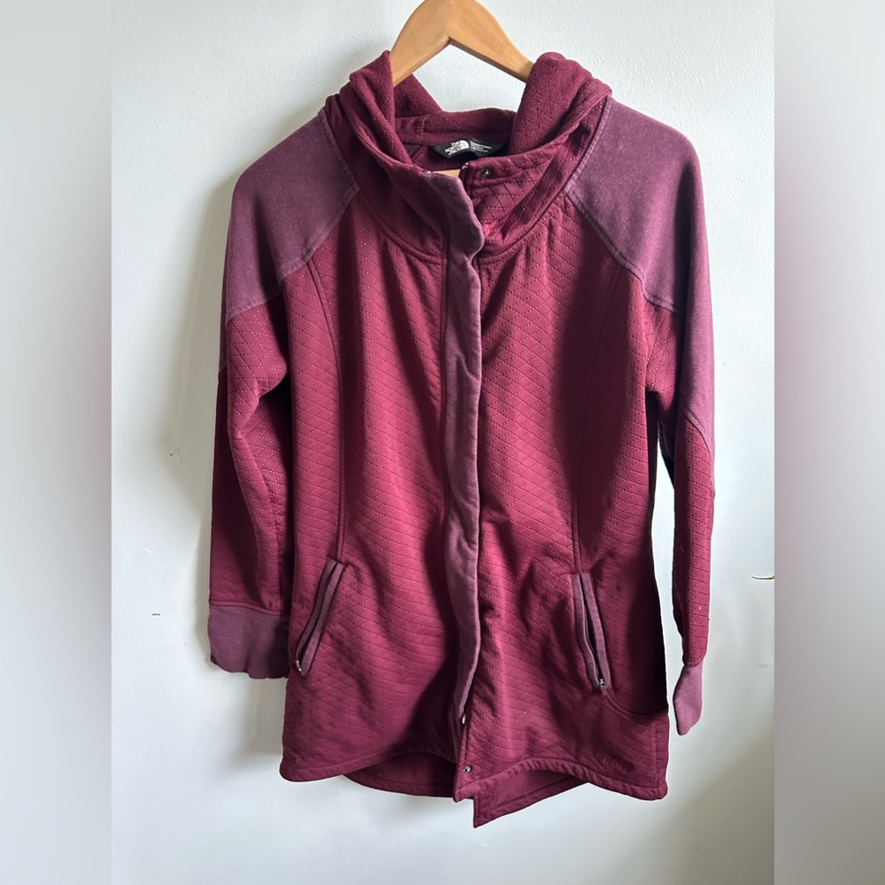 Northface , zip, button up hi/lo jacket size large